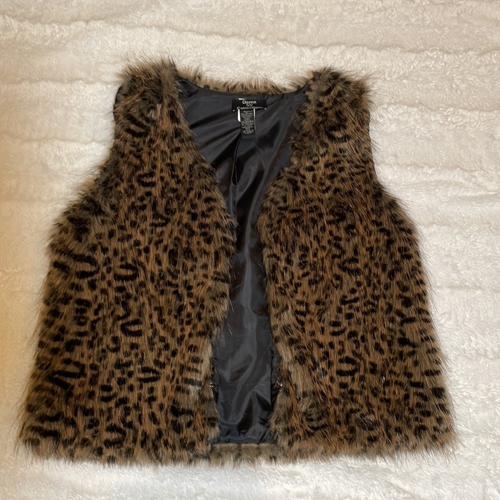 Doma NY Collection Faux Fur Leopard Pattern Vest